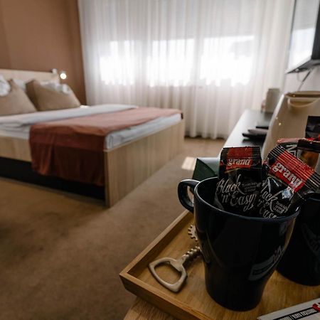 Nar Royalton Accommodation Ni 외부 사진