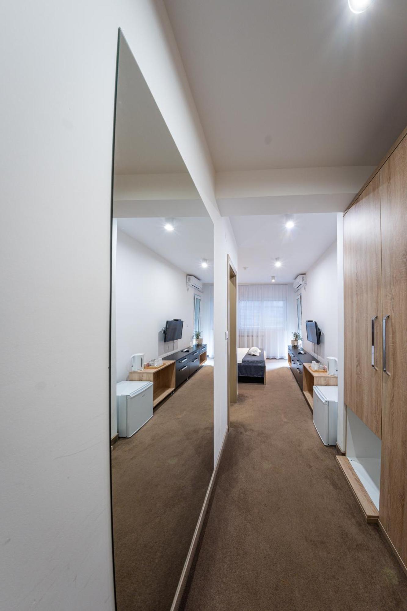 Nar Royalton Accommodation Ni 객실 사진