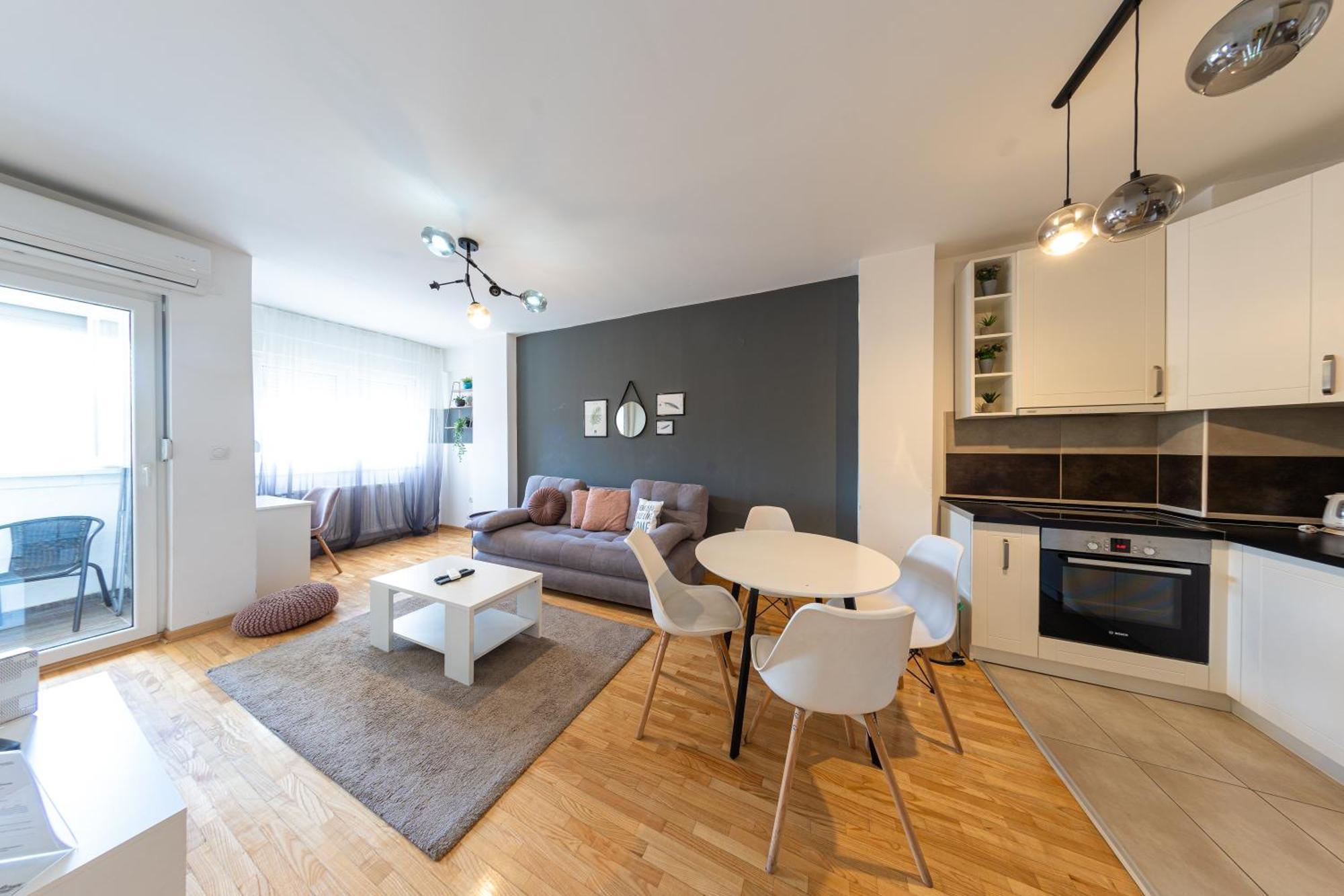 Nar Royalton Accommodation Ni 외부 사진