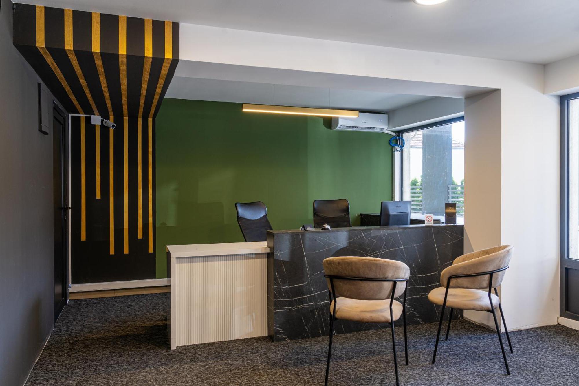Nar Royalton Accommodation Ni 외부 사진